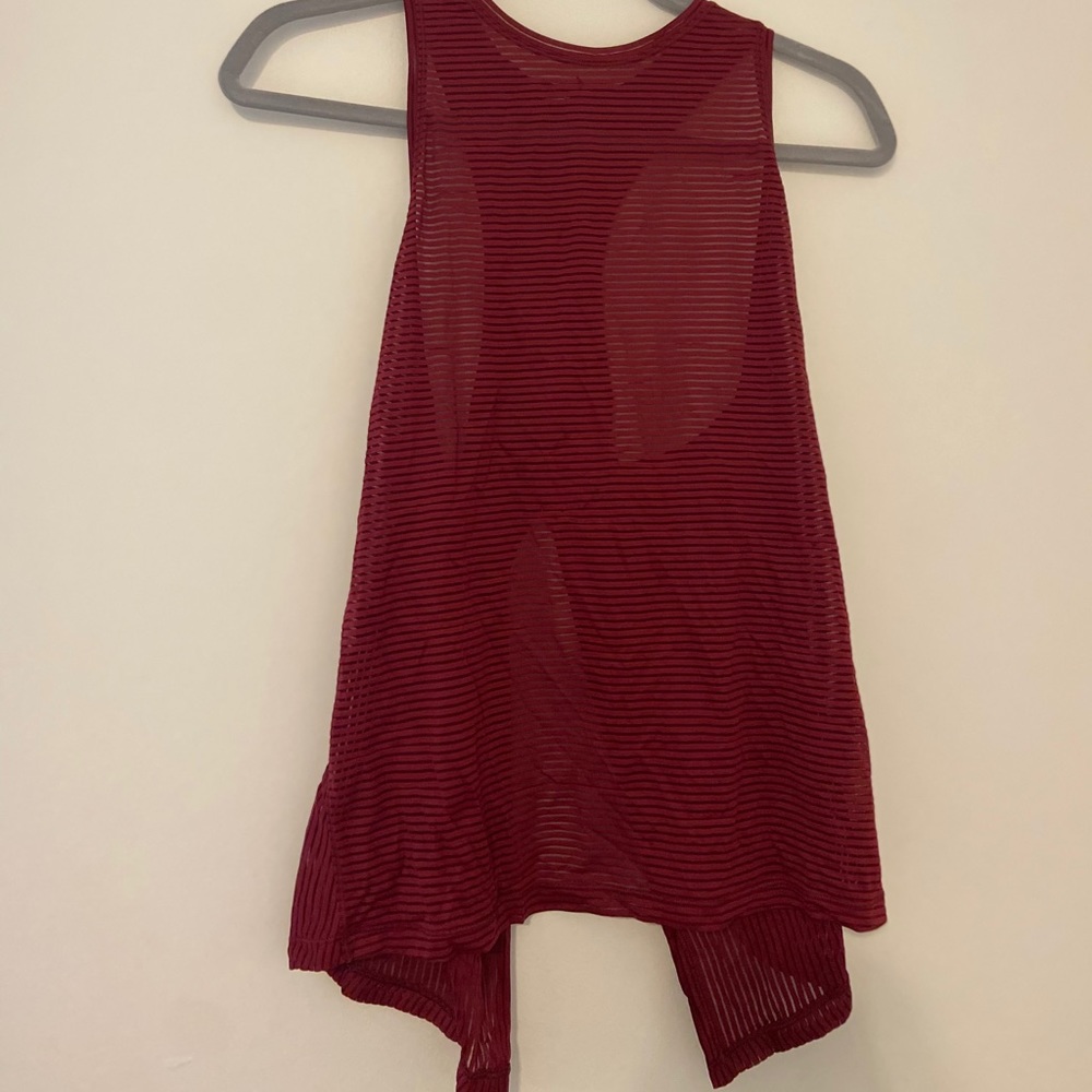 Lululemon top